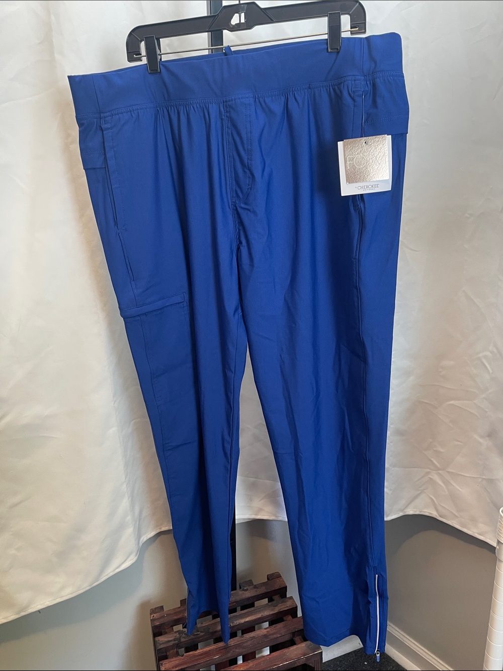 Cherokee Men's Cargo Scrub Pants in Royal Blue